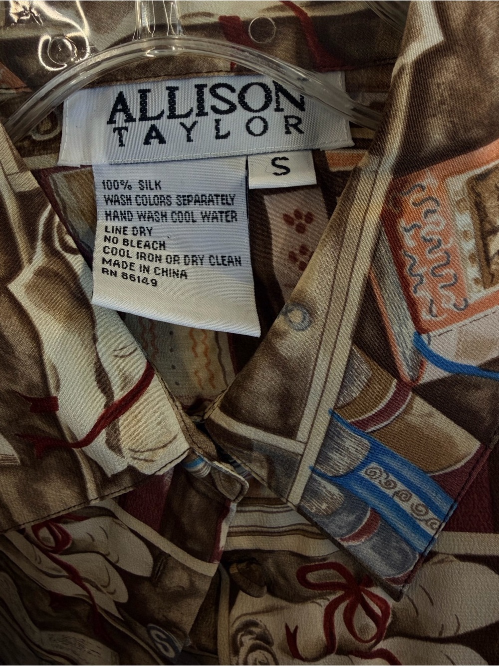 Vintage Allison Taylor Bookcase Print-rare art design button-up  100% Silk S - Picture 4 of 5